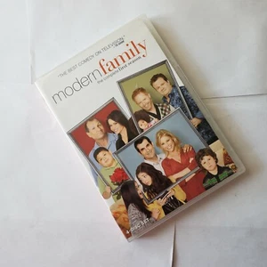 Modern Family Season 1 DVD 2010 Ty Burrell Sofia Vergara Julie Bowe Pre-owned - Picture 1 of 12