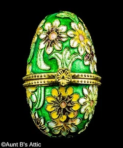 Caja de baratijas de huevos Cloisonne de colección talla/clamor/blanco esmalte y caja floral de metal dorado - Imagen 1 de 4