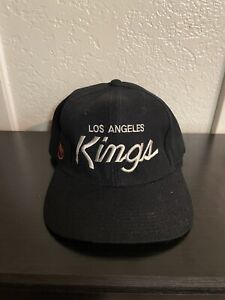 Vintage 90er Jahre Los Angeles Kings Sports Specialties Skript einzeilige Mütze Druckknopflasche