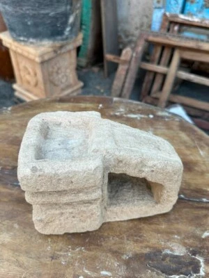 Antiguo candelabro con forma de cuchara tallada a mano de piedra de mármol de la década de 1890 Foto 1 de 4