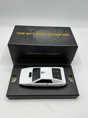 Corgi CC04514 James Bond Lotus Esprit Submarine The Spy Who Loved Me 1:36 Model - Image 1 of 2