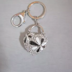Portachiavi, Gioiello Da Borsa A Cuore Con Strass E Fiori Neri E Bianchi Nuovo - Imagen 1 de 1