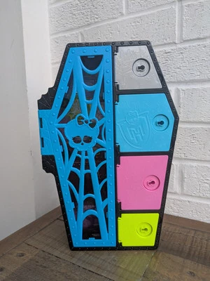 Monster High Skulltimate Secret Locker - Image 1 of 4