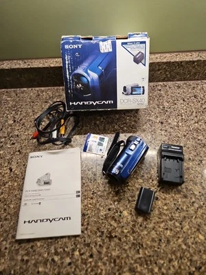 BLUE Sony Handycam DCR-SX40 4GB camcorder Tested Works Manual Charger Battery - Image 1 of 4