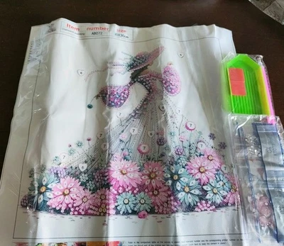 Diamond Painting 5D DIY PARTIAL 30x30cm🐝 LADY WITH FLOWER DRESS 82 🐝 FREE POST - Imagem 1 de 2