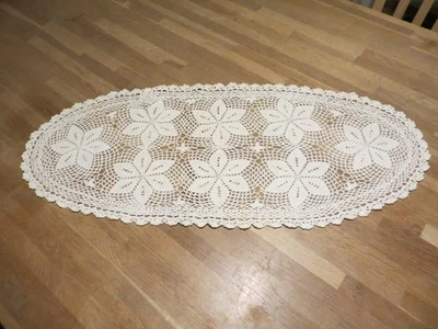 Häkeldecke Tischläufer oval  ca. 73 x 31 cm Weiß - Bild 1 von 3