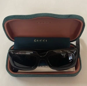 Occhiali da sole Gucci grandi logo GG - Foto 1 di 9