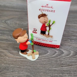 Hallmark Keepsake Peanuts Charlie Brown La felicidad es cacahuetes Cristo muy especial - Imagen 1 de 12