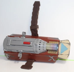 Nerf Star Wars The Mandalorian Rocket Gauntlet Dart Blaster Toy - Picture 1 of 11