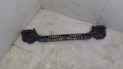 Soporte guía central parachoques trasero BMW 528i 2010-2016 OEM Foto 1 de 4