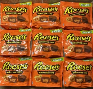 LOT OF 9 BAGS Reese’s Cups Chocolate Peanut Butter Candy 10.5oz SHARE SIZE! - Picture 1 of 7