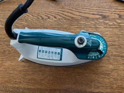 Black & Decker Automatic Shut-Off Steam / Dry Iron - Image 1 of 4
