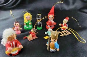 Lote de figuras antiguas vintage de adornos navideños de Papá Noel soldado ángel madera - Imagen 1 de 11