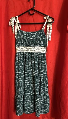 Vestido midi a lunares verde y blanco talla 0 BCBGeneration con tirantes de corbata al hombro Foto 1 de 4