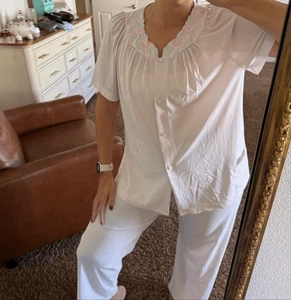 Damen Vintage Pyjama Set 2 teilig Mittel bis Groß Pastell Creme Blumen Bluse & - Bild 1 von 4