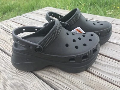 Zueco Crocs Classic Bae plataforma icónico grueso negro para mujer talla 6 EE. UU. 206302-001 Foto 1 de 4
