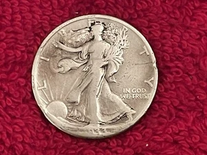 LIBERTY WALKING Half Dollar, 1933-S, Weak Date - Picture 1 of 2