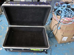 Large plastic fligthcase 76x49x48cm - Picture 1 of 10