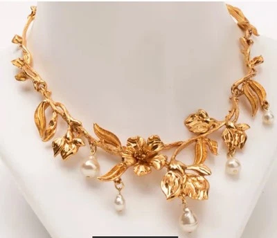 OSCAR DE LA RENTA Leaf Choker Necklace Flower Drop Beads - Image 1 of 2