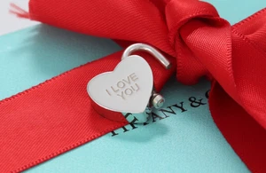Tiffany & Co. Plata de Ley "Te Amo" Corazón Candado Dije Colgante - Imagen 1 de 3
