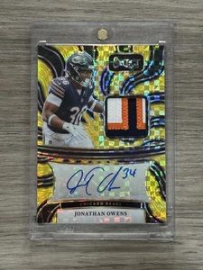 Parche exclusivo Jonathan Owens 2024 dorado Prizm automático/10 Chicago Bears - Imagen 1 de 4