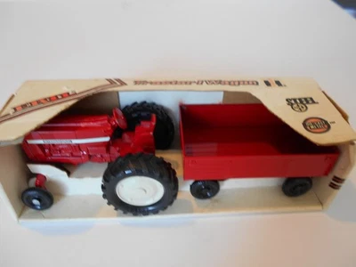 Vintage 1975 Ertl 1:32nd Scale International 666 Tractor & Wagon, #52, NIB - Image 1 of 4