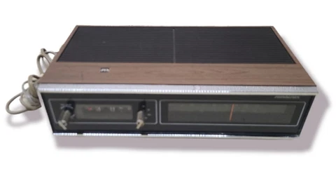 Vintage SOUNDESIGN 1975 Flip Clock AM/FM Radio Alarm #3472  WORKS GREAT! Cover