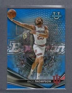 2022-23 Bowman's Best U Race Thompson #2 Blue Parallel SP /150 - Foto 1 di 2