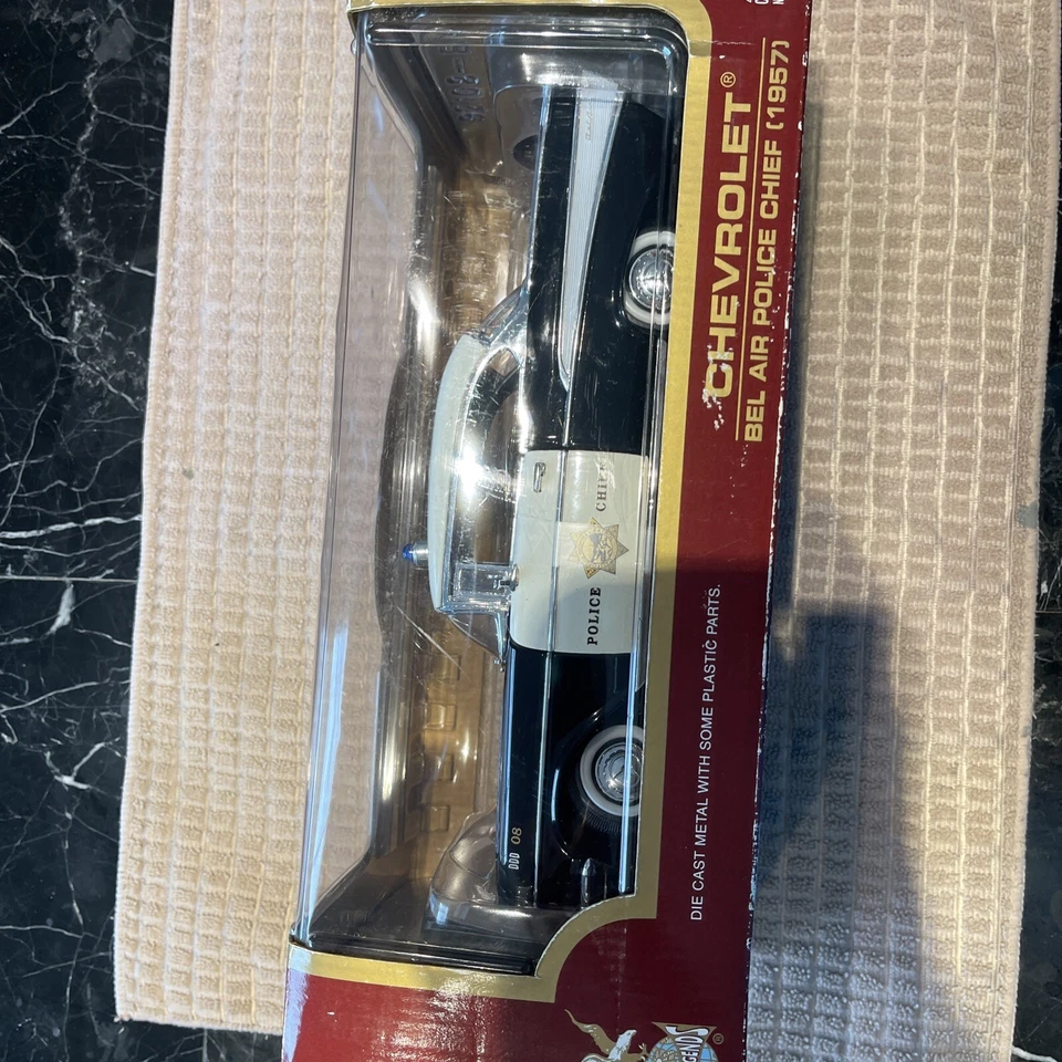 Chevrolet Bel Air 1957 jefe de policía Road Legends escala 1:18 diecast Foto 1 de 4