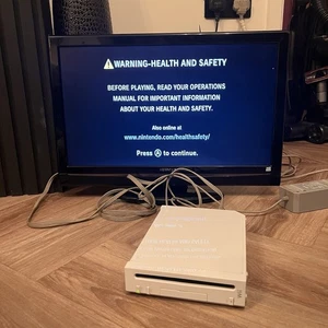 Paquete de consola Nintendo Wii - Probado - Con cables y barra de sensores y nunchuck - Imagen 1 de 12