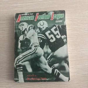 VINTAGE 1969 AMERICAN FOOTBALL LEAGUE GUIDE BOOK SPORTING NEWS - Picture 1 of 2