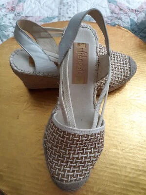 Preciosos VIDORRETA Beige Blanco Mujer Talla 37 Alpargatas Cuñas Zapatos ESPAÑA Foto 1 de 4