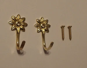 2 Zierhaken Raffhaken Handtuchhaken Kleiderhaken "Stern" aus Messing - Bild 1 von 1