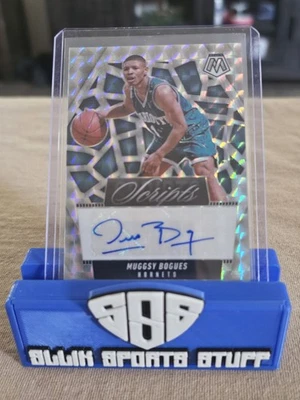 2024-25 Panini Mosaico Muggsy Bogues Mosaico Guiones #MS-MUG Hornets Autógrafo Foto 1 de 2