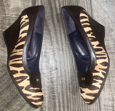 Anilhas femininas Donald Pliner com estampa de animais tamanho 9,5 M - Imagem 1 de 4