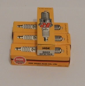 NGK Spark Plug Motorcycle/Snowmobile BPR7ES Spark plug New - Imagen 1 de 1