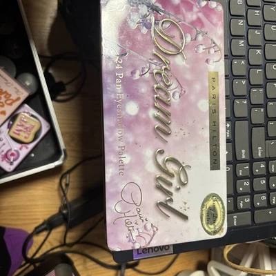 Paleta de sombras de ojos perfumadas Paris Hilton Dream Girl Cherry Dreams Foto 1 de 2