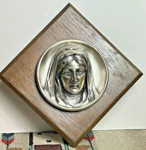 Vintage High Relief Walnut Silver Plated Modonna Wall Plaque Excellent! - Picture 1 of 8