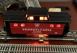 LIONEL 6-36653 CALIBRE O PENNSYLVANIA FURGÓN DE COLA ILUMINADO #477939 - LN EX++ - Imagen 1 de 15