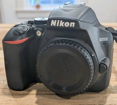 Very Good  Nikon D3500 24.2MP Digital SLR F-Mount Camera Black Shutter Count 787 - Image 1 of 4