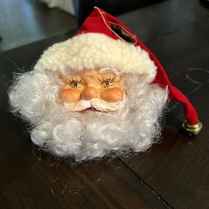 Vintage Weihnachtsmann Kopf Weihnachtsschmuck Kunststoff Gesicht mit Glocke auf Hut 5" Durchmesser - Bild 1 von 6
