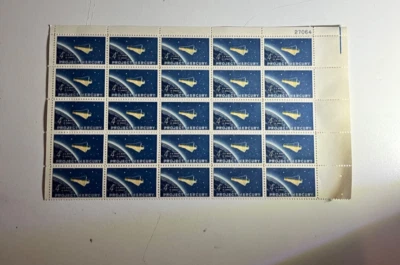 Project Mercury 4¢ Stamp 25 Stamps sheet 27064 UL 1962 - Image 1 of 3
