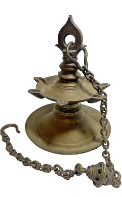 Antigua lámpara colgante de bronce/latón Thookkuvilakku, aceite Ghee 7 mechas Foto 1 de 4