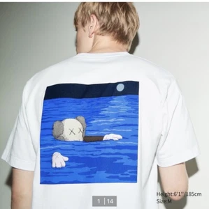 KAWS x Uniqlo UT Graphic T-Shirt White Blue Size M ✅ Free Ship - Picture 1 of 3