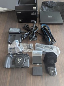 Olympus OM-D E-M1 Mark II 20.4MP Camera Body + Extra battery + EU charger - Picture 1 of 8