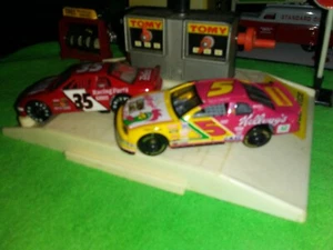 98 Action 1:64 NASCAR Terry Labonte Corny Monte Carlo #5 & #35 Fuel Racing Cams  - Bild 1 von 12
