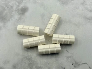 Lego Parts (5) ~ White Technic, Axle Connector 2L Ridged x Hole ~ No 6538b - Picture 1 of 1