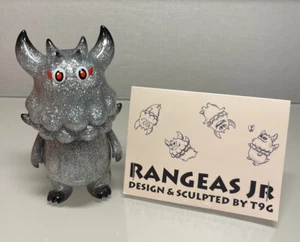 Dcon 2022 EXCLUSIVE RANGEAS JR Sofubi 4.5 Inch Little Hut x T9G - Picture 1 of 7