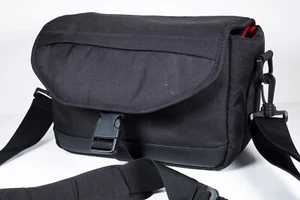 Genuine Canon Camera Case Camera Bag DSLR / Mirrorless Padded Shoulder Strap - Picture 1 of 5
