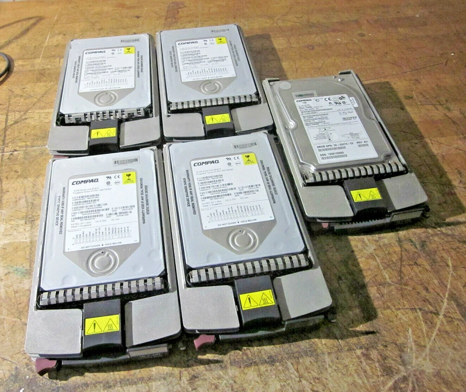 Compaq - HP 18Gb/9GB, SCSI, SCA w/ Trays  x5 - Image 1 of 1